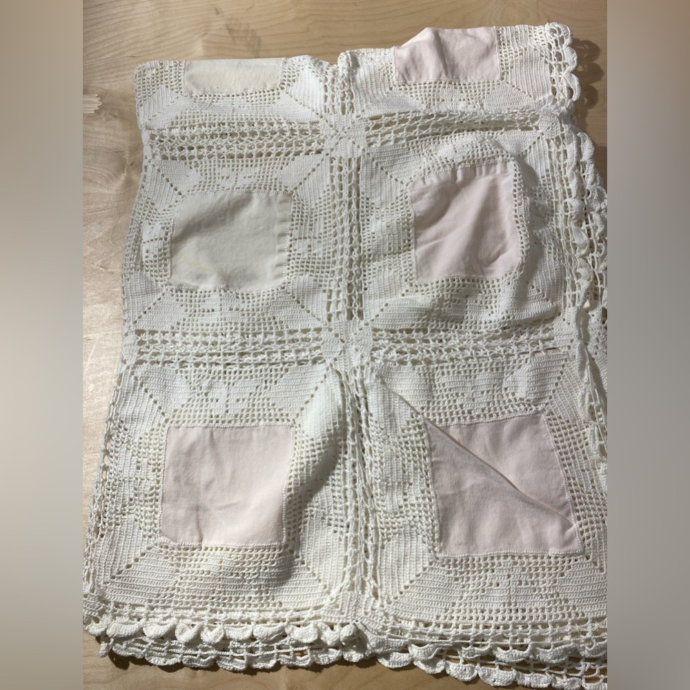 Hand crochet Doily Table Cloth (KT)